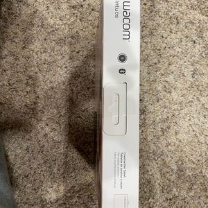 Wacom bluetooth drawing tablet